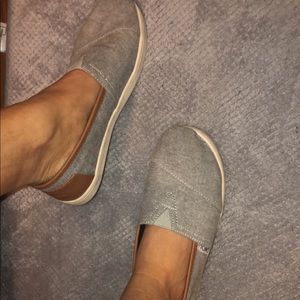 Toms Shoes